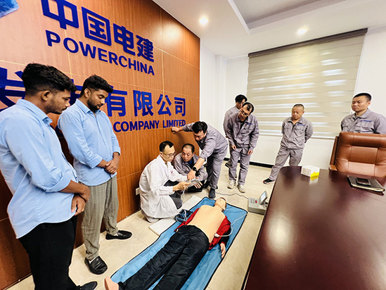 巴瑞萨发电公司开展心肺复苏培训(照片A) 拷贝.jpg